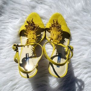 Sunflower Heels size 7.